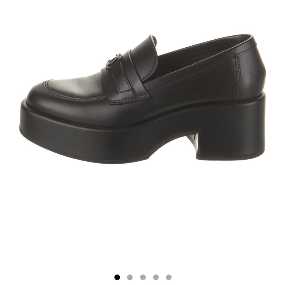 CHANEL Interlocking CC Logo Loafers, size 6